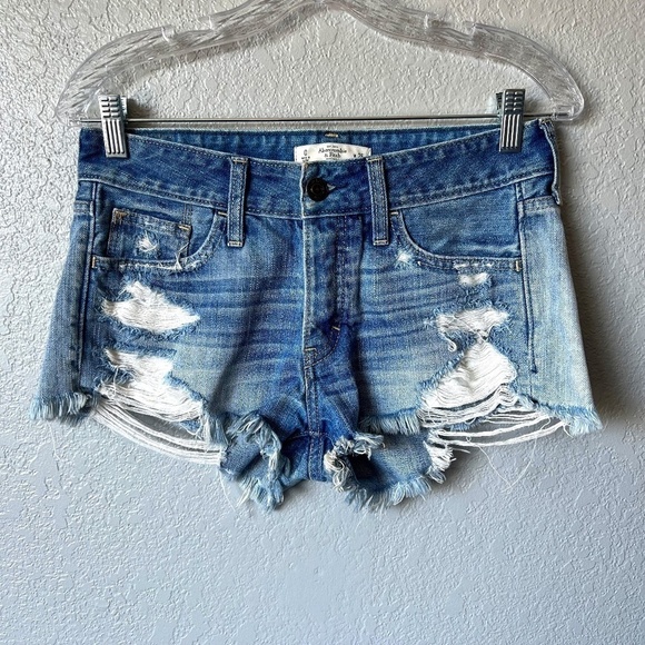Abercrombie and Fitch distressed raw hem denim shorts - Picture 1 of 7